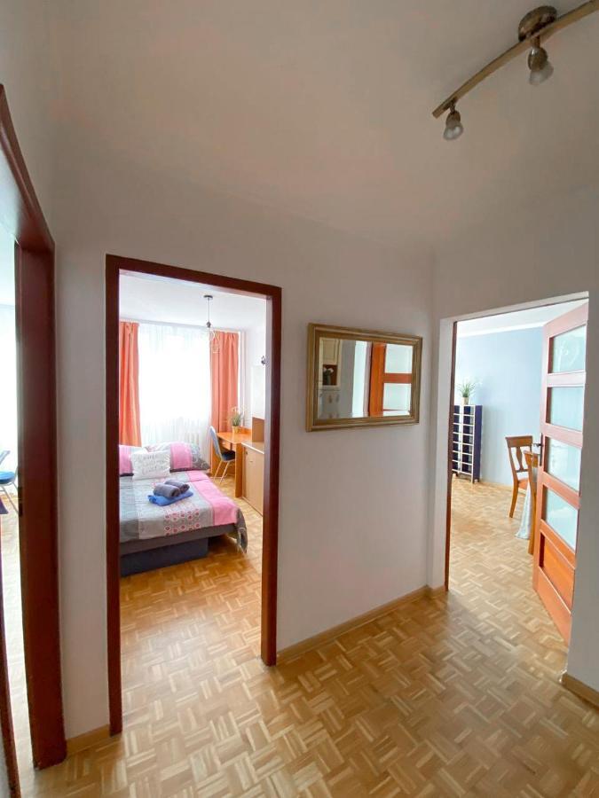 Room №2 Grzybowska 5 The Very Center Of ワルシャワ エクステリア 写真